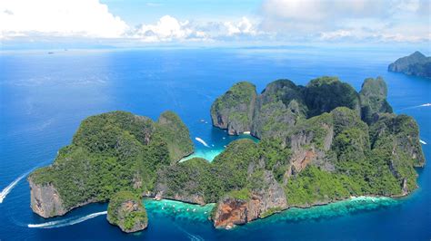 Phi Phi Islands Diving Dive Sites Ko Phi Phi Bida Nok And Bida Nai