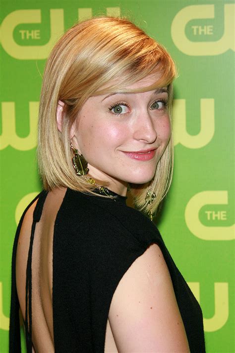 Allison Mack Hot Bikini Topless Pictures Feet Images Of Wilfred Actress