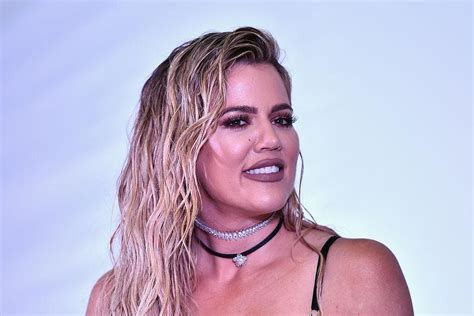 khloe kardashian unfiltered photo why tv star wants unedited poolside bikini picture removed