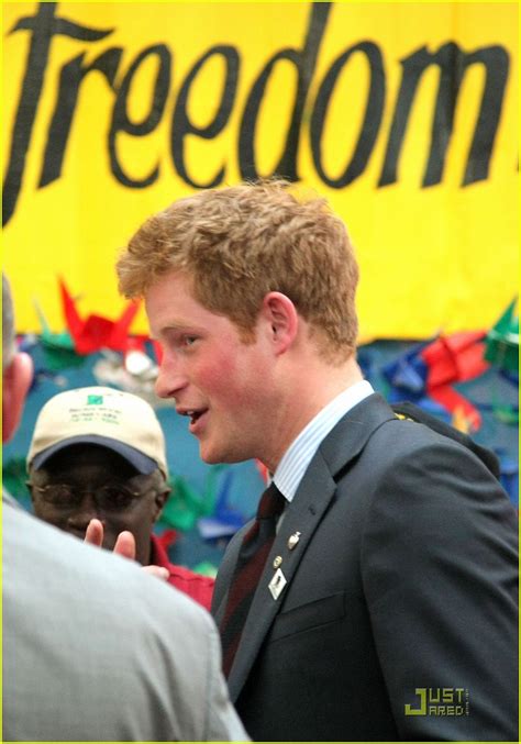 Photo Prince Harry Pays Respects 02 Photo 1955451 Just Jared