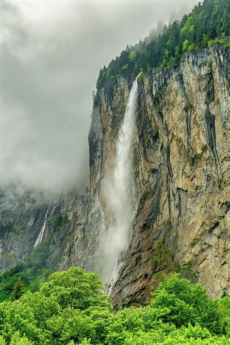 Switzerland Waterfalls Magical Lauterbrunnen And The 72 Waterfalls