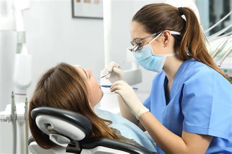 Jak Cz Sto Nale Y Chodzi Na Wizyty Kontrolne Do Dentysty Dykcjonarz