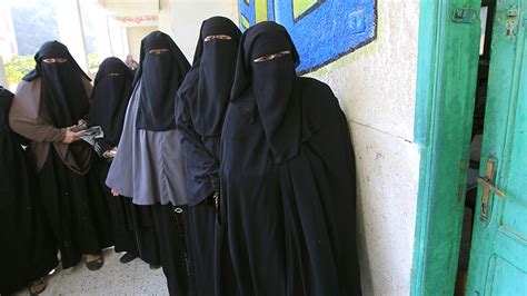 Egypt Considers Banning Burka In Crackdown Against Islamic Extremists