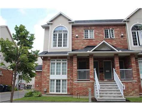 Townhouse for rent • 3 beds 2 baths. Ottawa South 2 bedrooms House for rent | Ad ID LOC.290264 ...