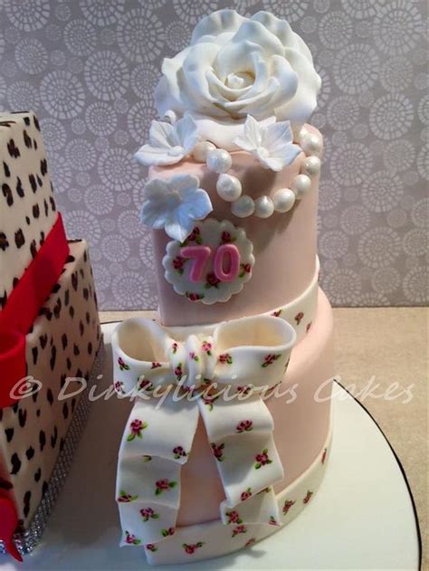 Split Birthday Cake Cake By Dinkylicious Cakes Cakesdecor