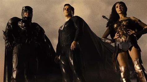 Justice League Director Zack Snyder Reflects On Original Dceu Plans Before The Movie Was