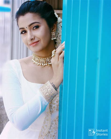 priya bhavani shankar s hot photoshoot pictures in white saree 1080p 7440