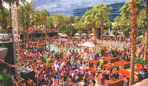 Perfecting The Art Of The Las Vegas Pool Party