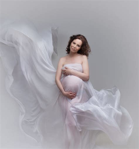 Artistic Pregnancy Photos With Flare Of Fine Art Nude