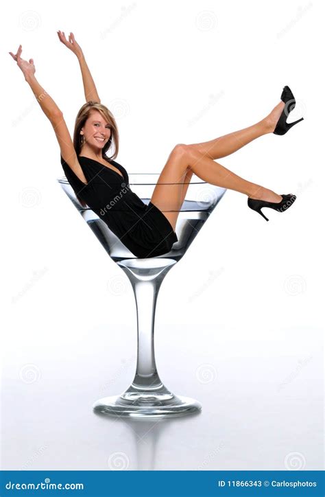 Junge Frau In Einem Martini Glas Stockbild Bild Von Cocktail Erwachsener 11866343