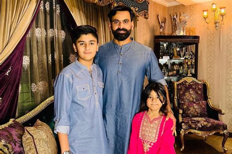 Mohammad Hafeez House Gets Robbed By Robbers