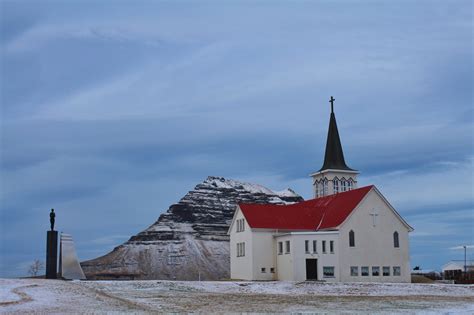 Top 10 Things To Do In Grundarfjordur Iceland Town Next To Kirkjufell