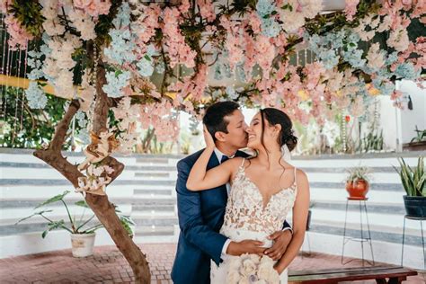 10 Bästa Idéerna För Att Dekorera Ditt Bröllop Med Blommor I En Lokal