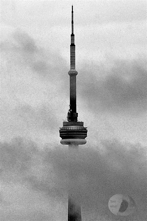 Tower In The Mist Cn Tower Toronto Canada George Alexander Flickr