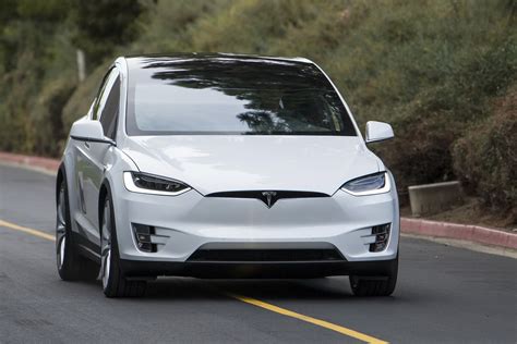 Foto Tesla Model X La Suv Si Fa Elettrica