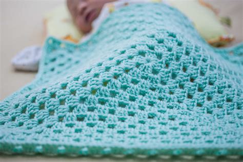How To Crochet A Granny Square Baby Blanket For Beginners Ehow