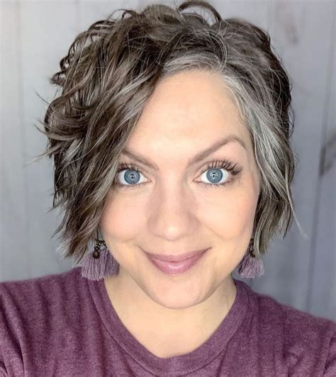 This item works well on dark blond and medium blond hair, however lighter brunettes may also achieve fantastic outcomes. Transitioning to Gray Hair 101, NEW Ways to Go Gray in ...