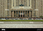 Der Haupteingang des Hauptgebäudes der Staatlichen Moskauer Universität ...