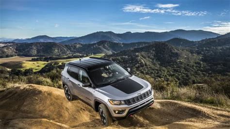 2017 Jeep Cherokee Vs All New Compass Autoblog