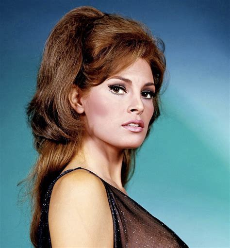 Retronewsnow On Twitter Raquel Welch Legendary Actress Hollywood