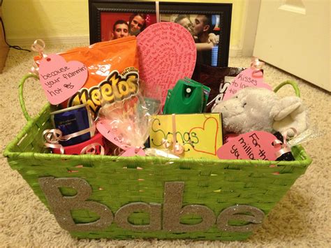 I ordered this for one of my best friends' 50th birthday. Going Away Basket (boyfriend) | Birthday presents for ...