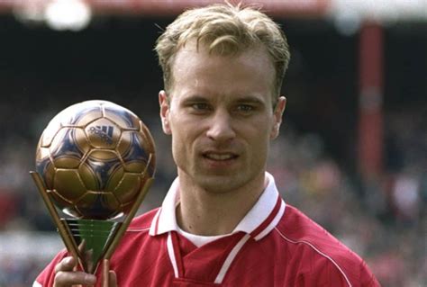 Dennis Bergkamp Bio Pro Sports Bio