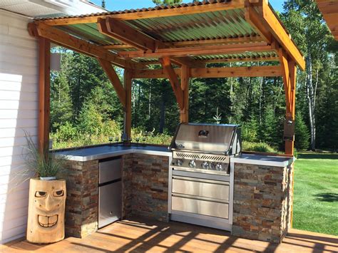 Paradise Outdoor Kitchens For Entertaining Guests In Outdoor