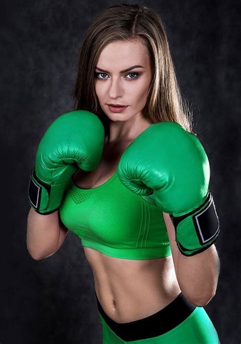 Pin By J S On Boxing Girls Female Boxers Beautiful Athletes Women