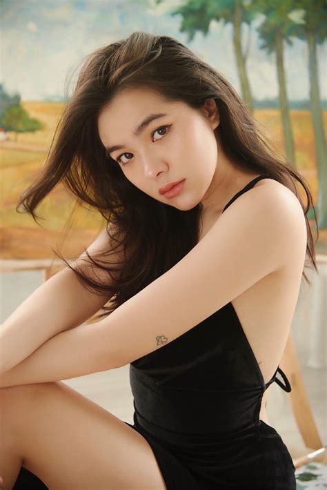 Nữ sinh Hà Nội xinh đẹp học giỏi tự kiếm tiền mua nhà ở tuổi 19 Báo