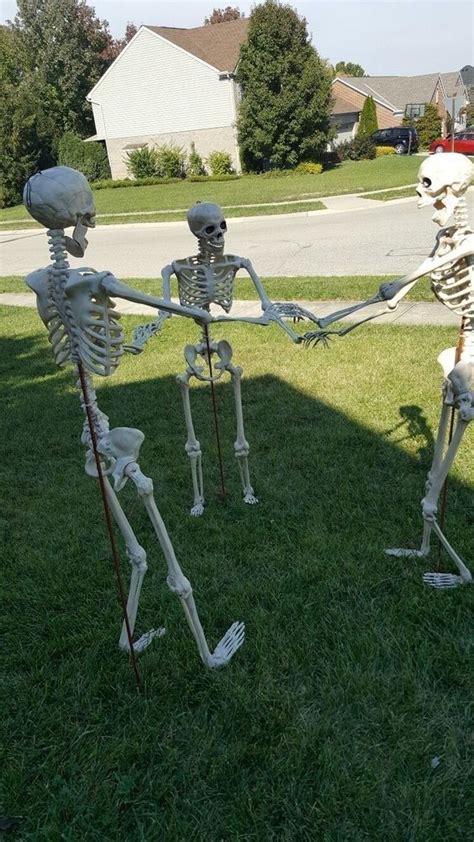 34 Awesome Diy Crazy Bones Skeletons For Halloween Decoration Halloween Diy Outdoor