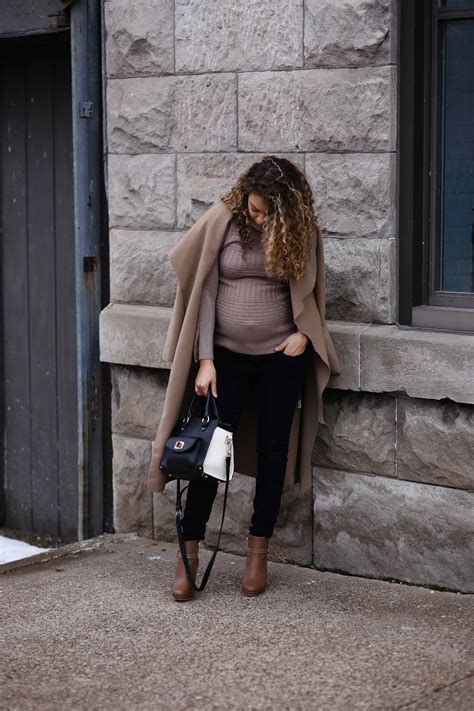 pregnant winter outfits