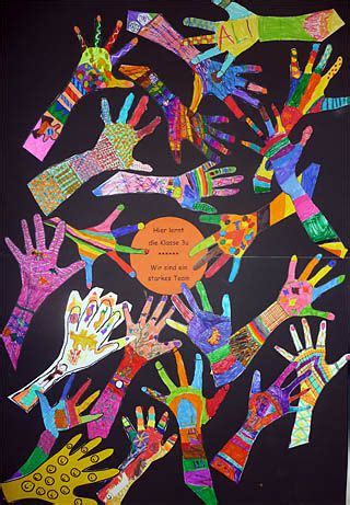 Kunstunterricht ist mehr als tuschen. Tolle bunte Hände zum Verschönern des Klassenzimmers - ein ...
