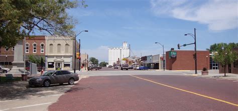 Downtown Lyons Kansas Lyons Is Located Between Great Bend Flickr