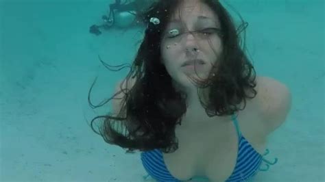 Have Sexy Underwater Female Photos On Tumblr