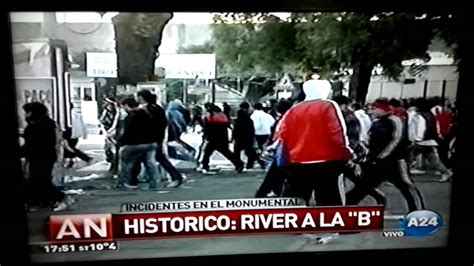 El delantero daniel keko villalva recordó hoy que la tarde del descenso de river plate a la primera b nacional sintió miedo porque no sabía qué podía pasar afuera del estadio monumental, donde los fanáticos provocaron serios incidentes tras la catástrofe deportiva. River a la B por primera vez - YouTube