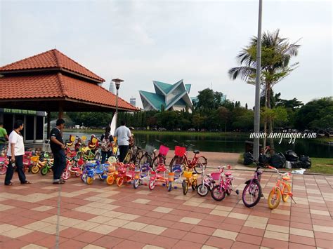Sila ambil maklum bahawa taman ini masih belum dibuka untuk kegunaan awam kerana pihak projek dan klien sedang dalam proses memobilisasi pasukan sekuriti, pembersihan dan lain² staf. Riadah Berbasikal Di Taman Tasik Titiwangsa, Kuala Lumpur