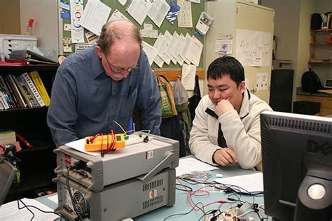 The electrical and computer engineering design handbook represents a collaborative effort by students in the electrical and computer engineering (ece) senior design project course at tufts university. senior_design-39 | Boston University Electrical & Computer ...