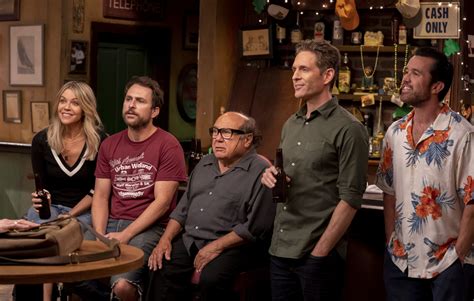 Its Always Sunny In Philadelphia Review A Year In Review The Gang Makes Lethal Weapon