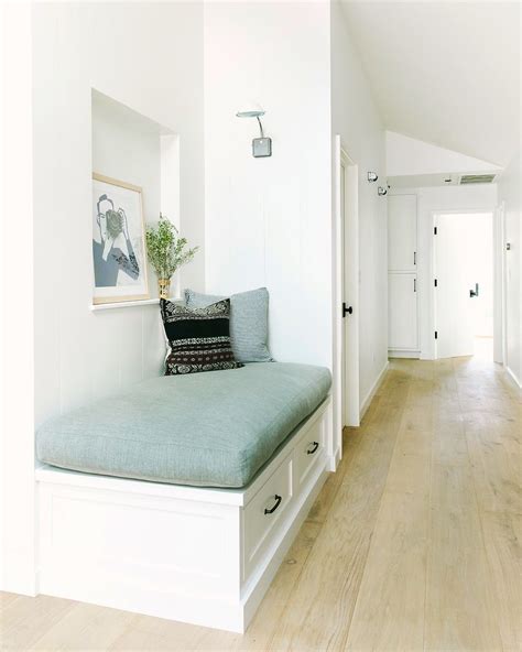 Hallway Nook Seating Nook Minimalist Interior Built In Bench