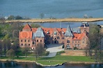 Ålholm slot ved Nysted på Lolland, set ... | Stock foto | Colourbox