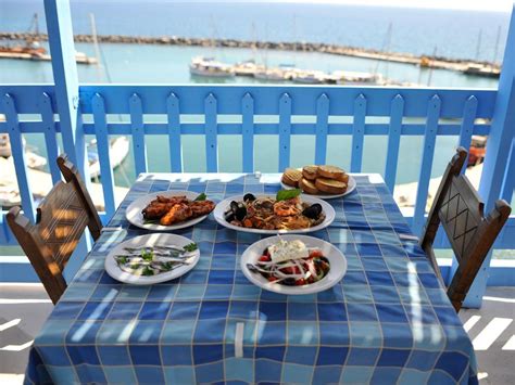 Best 2 Restaurants In Vlychada Santorini Greeka