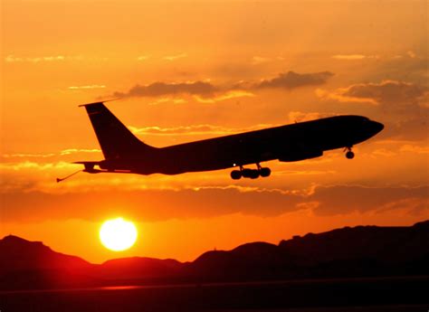 Cara solat dalam kenderaan darat. Lelaki Ditemui Meninggal Dunia Dalam Tandas Kapal Terbang ...