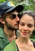 Chay Suede e Laura Neiva curtem romance em meio à natureza - Vogue ...