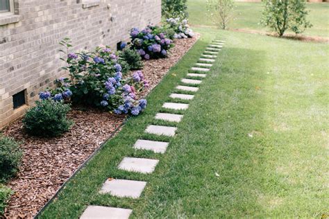 How To Lay A Stepping Stone Path Style Souffle Garden Stepping