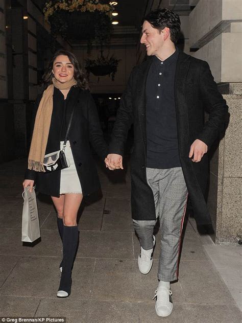 Game Of Thrones Maisie Williams Enjoys A Date With Ollie Jackson