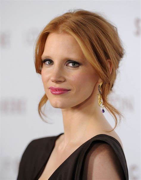 Jessica Chastain Loose Bun Loose Hairstyles Loose Buns Wedding Hair And Makeup