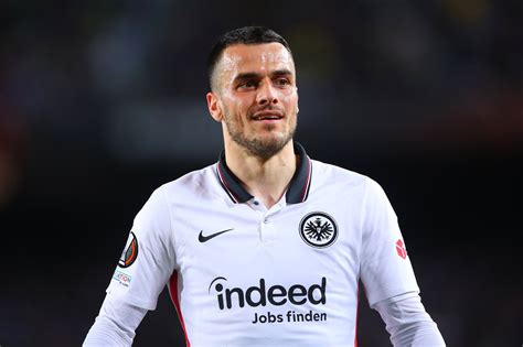 Filip Kostic Deixará O Eintracht Frankfurt Para Reforçar A Juventus