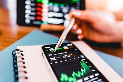 Gadget apa saja yang bisa saya gunakan untuk trading? Perbedaan Investasi dan Trading Apa Saja, Ya? - Glints Blog