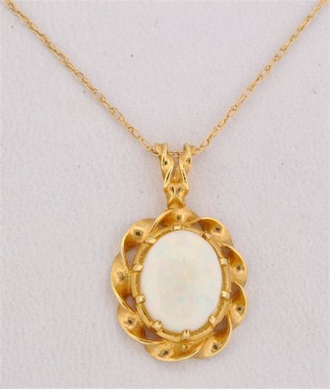 Amazon Com K Yellow Gold Opal Pendant Pendant Necklaces Clothing