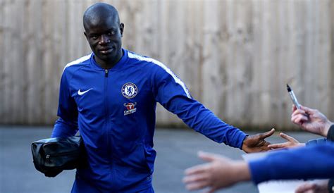 Das gehalt von robert lewandowski wird in münchen auf 20 mio. Warum Chelsea-Star N'Golo Kante mehr Steuern zahlt als Amazon